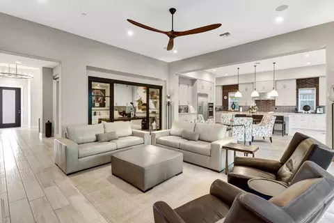 Living - 910 Fallen Timber Ct, Rocklin, CA 95765 photo 2 of 3