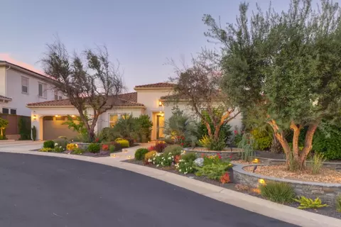 Exterior - 910 Fallen Timber Ct, Rocklin, CA 95765 photo 3 of 21