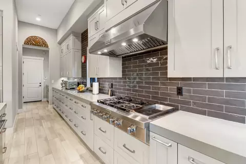 Kitchen - 910 Fallen Timber Ct, Rocklin, CA 95765 photo 2 of 6