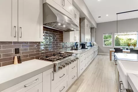 Kitchen - 910 Fallen Timber Ct, Rocklin, CA 95765 photo 6 of 6