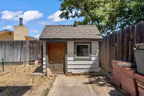 Exterior - 3828 Moorea Dr, Modesto, CA 95356 photo 8 of 11