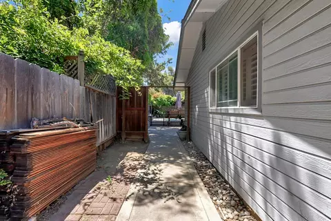 Exterior - 3828 Moorea Dr, Modesto, CA 95356 photo 10 of 11