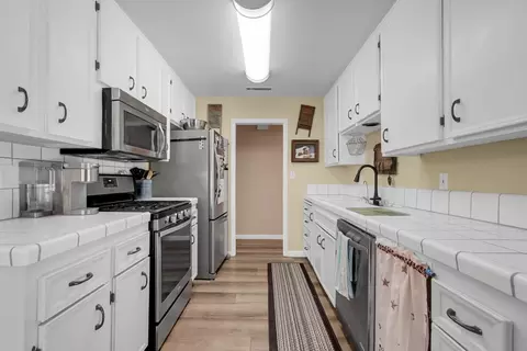 Kitchen - 3828 Moorea Dr, Modesto, CA 95356 photo 1 of 2