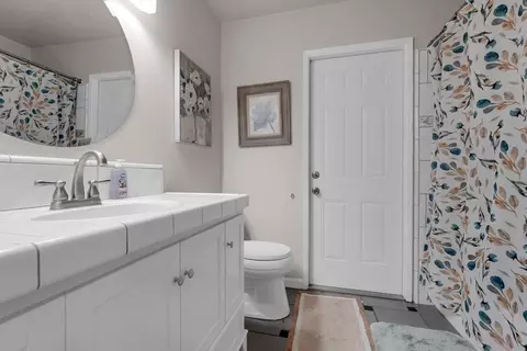 Bath - 3828 Moorea Dr, Modesto, CA 95356 photo 1 of 2