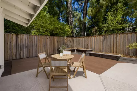 Exterior - 901 Pamplona Ave, Davis, CA 95616 photo 3 of 7