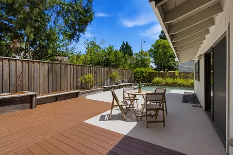 Exterior - 901 Pamplona Ave, Davis, CA 95616 photo 4 of 7