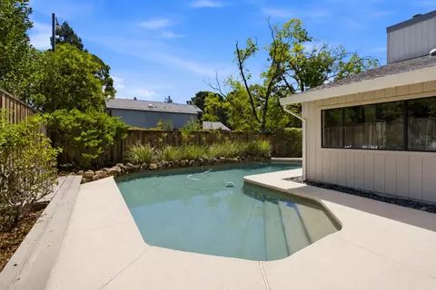 Exterior - 901 Pamplona Ave, Davis, CA 95616 photo 5 of 7