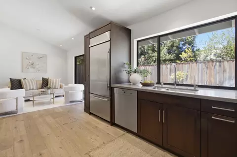 Kitchen - 901 Pamplona Ave, Davis, CA 95616 photo 4 of 5