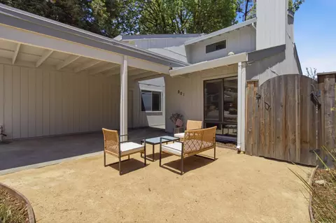 Exterior - 901 Pamplona Ave, Davis, CA 95616 photo 2 of 7