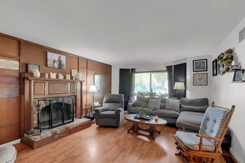 Living - 624 El Capitan Ave, Manteca, CA 95337 photo 1 of 2