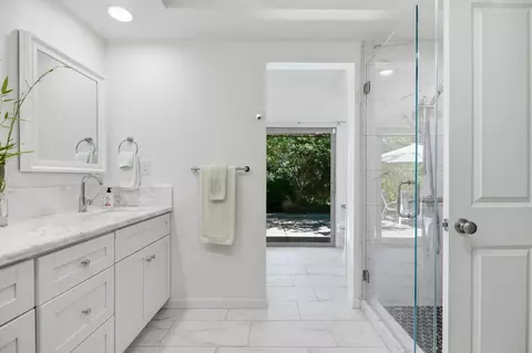 Bath - 7824 Mchenry Ave, Modesto, CA 95356 photo 5 of 6