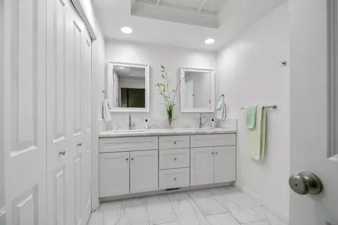 Bath - 7824 Mchenry Ave, Modesto, CA 95356 photo 4 of 6