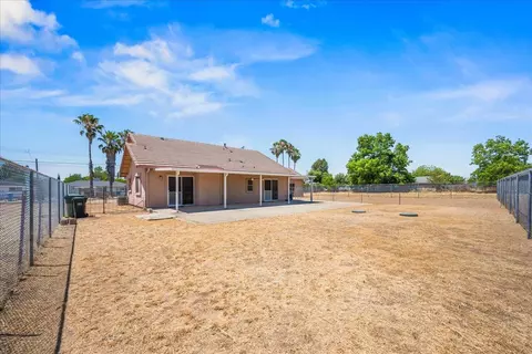 Exterior - 7826 El Modena Ave, Elverta, CA 95626 photo 7 of 12