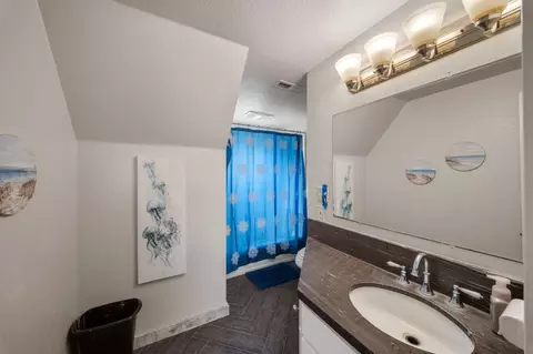 Bath - 18051 S Arboreal Way, Ripon, CA 95366 photo 4 of 4