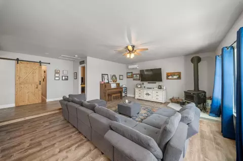 Living - 18051 S Arboreal Way, Ripon, CA 95366 photo 2 of 3