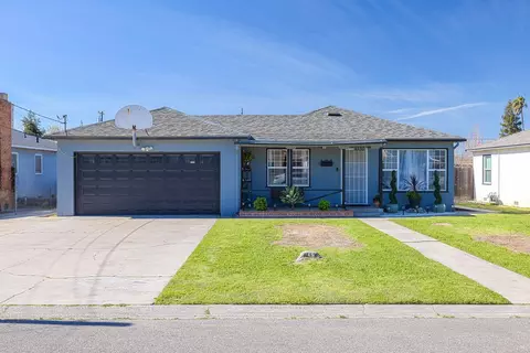 Exterior - 1030 Alpha Rd, Turlock, CA 95380 photo 2 of 5