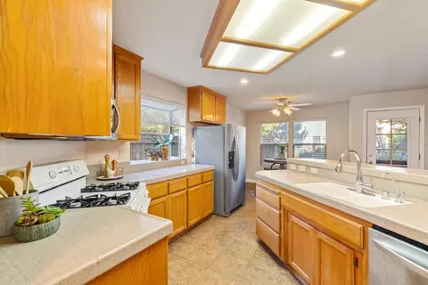 1536 Olympic Dr, Davis, CA 95616 photo 16