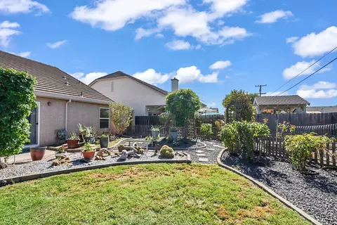 Exterior - 1163 Bailey Dr, Ripon, CA 95366 photo 8 of 11