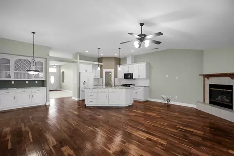 Living - 1163 Bailey Dr, Ripon, CA 95366 photo 1 of 4