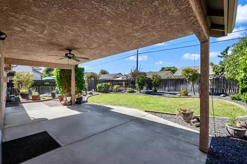 Exterior - 1163 Bailey Dr, Ripon, CA 95366 photo 5 of 11