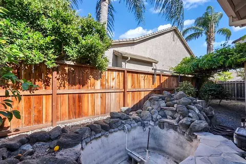 Exterior - 1163 Bailey Dr, Ripon, CA 95366 photo 10 of 11