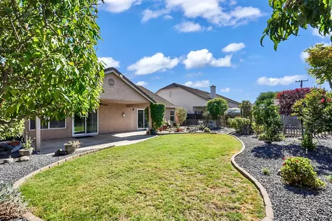 Exterior - 1163 Bailey Dr, Ripon, CA 95366 photo 6 of 11