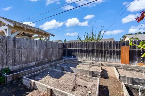 Exterior - 1163 Bailey Dr, Ripon, CA 95366 photo 7 of 11