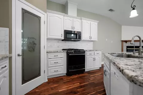 Kitchen - 1163 Bailey Dr, Ripon, CA 95366 photo 1 of 3