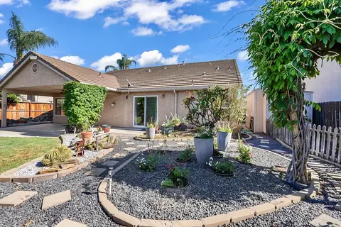 Exterior - 1163 Bailey Dr, Ripon, CA 95366 photo 4 of 11