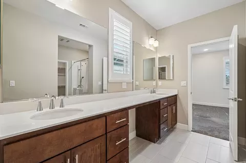 Bath - 991 Camborne Dr, Manteca, CA 95336 photo 1 of 3