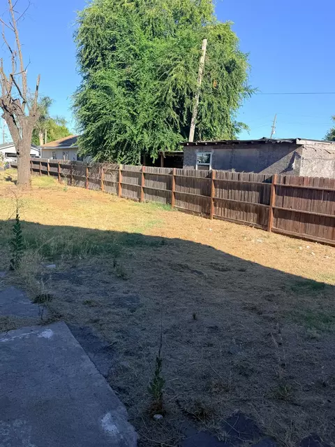 Exterior - 2604 N E, Stockton, CA 95205 photo 1 of 5