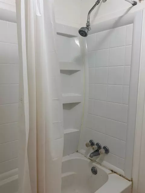 Bath - 2604 N E, Stockton, CA 95205 photo 1 of 1