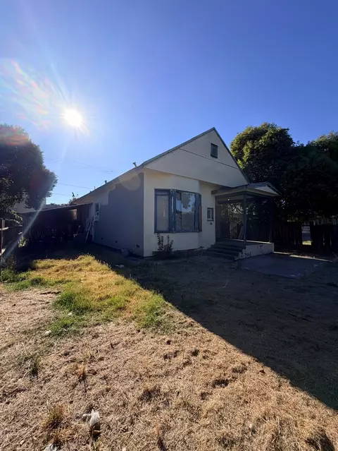Exterior - 2604 N E, Stockton, CA 95205 photo 4 of 5