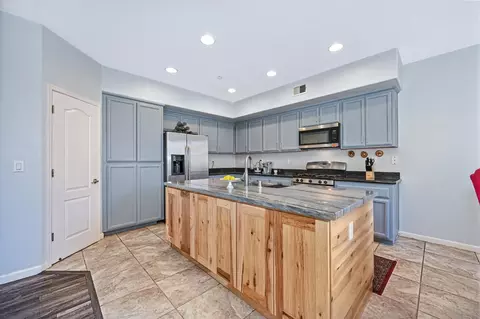 1796 Camino Real Way, Roseville, CA 95747