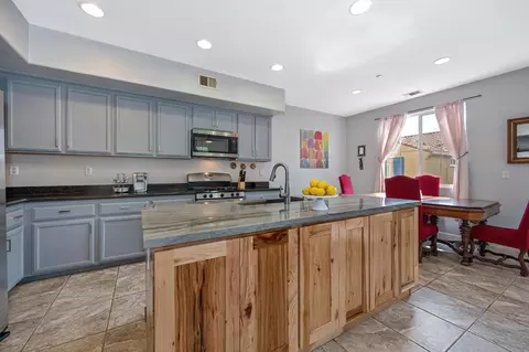 1796 Camino Real Way, Roseville, CA 95747