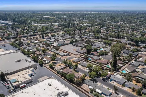View/Area - 2004 Aloha Way, Modesto, CA 95350 photo 5 of 10