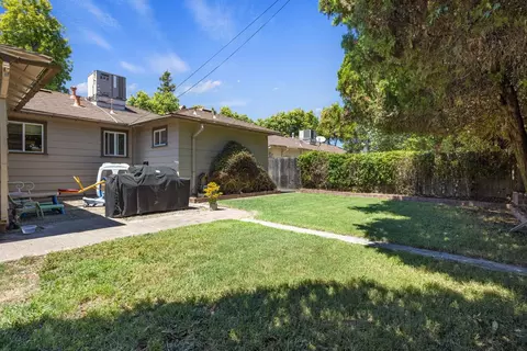 Exterior - 2004 Aloha Way, Modesto, CA 95350 photo 7 of 8