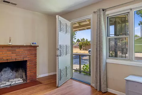 Entry Way - 2004 Aloha Way, Modesto, CA 95350 photo 1 of 5