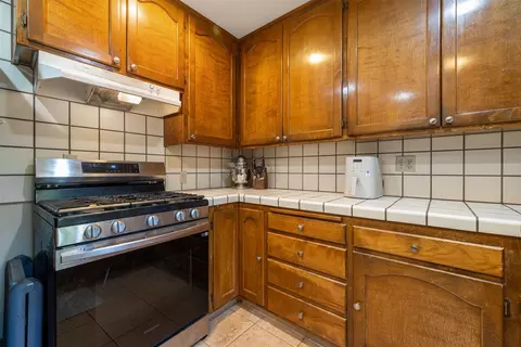 Kitchen - 2004 Aloha Way, Modesto, CA 95350 photo 2 of 4