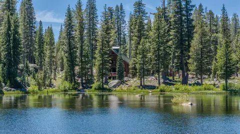 1 Magonigal Rd, Soda Springs, CA 95728