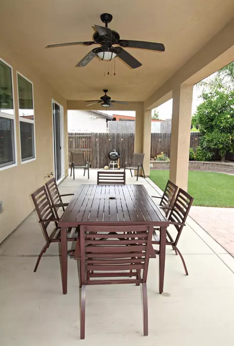 Exterior - 286 Columbus Dr, Manteca, CA 95337 photo 6 of 11