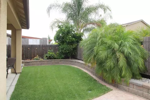 Exterior - 286 Columbus Dr, Manteca, CA 95337 photo 8 of 11