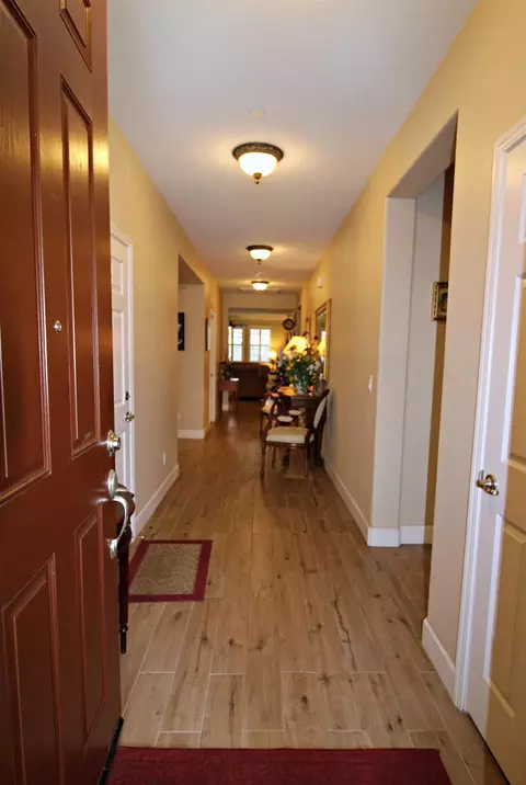 Entry Way - 286 Columbus Dr, Manteca, CA 95337 photo 1 of 5