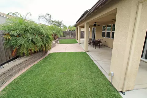 Exterior - 286 Columbus Dr, Manteca, CA 95337 photo 7 of 11