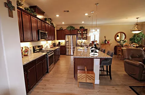 Kitchen - 286 Columbus Dr, Manteca, CA 95337 photo 2 of 4