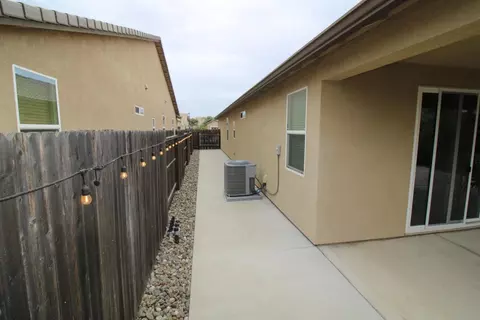 Exterior - 286 Columbus Dr, Manteca, CA 95337 photo 10 of 11