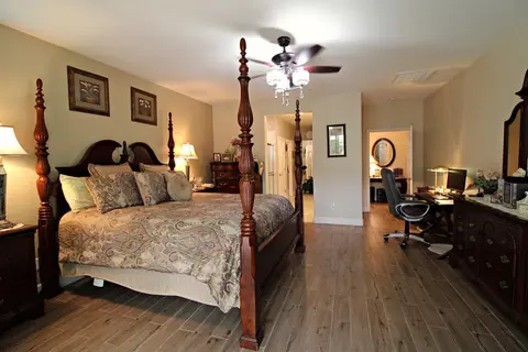 Bedroom - 286 Columbus Dr, Manteca, CA 95337 photo 3 of 5