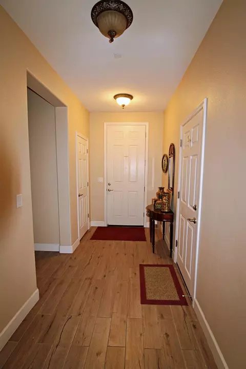 Entry Way - 286 Columbus Dr, Manteca, CA 95337 photo 2 of 5