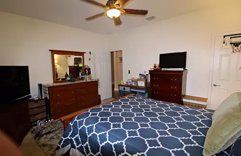 Bedroom - 286 Columbus Dr, Manteca, CA 95337 photo 4 of 5