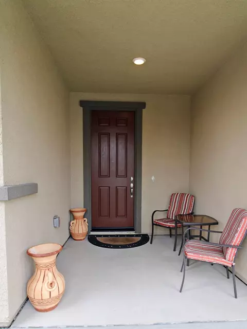 Exterior - 286 Columbus Dr, Manteca, CA 95337 photo 2 of 11